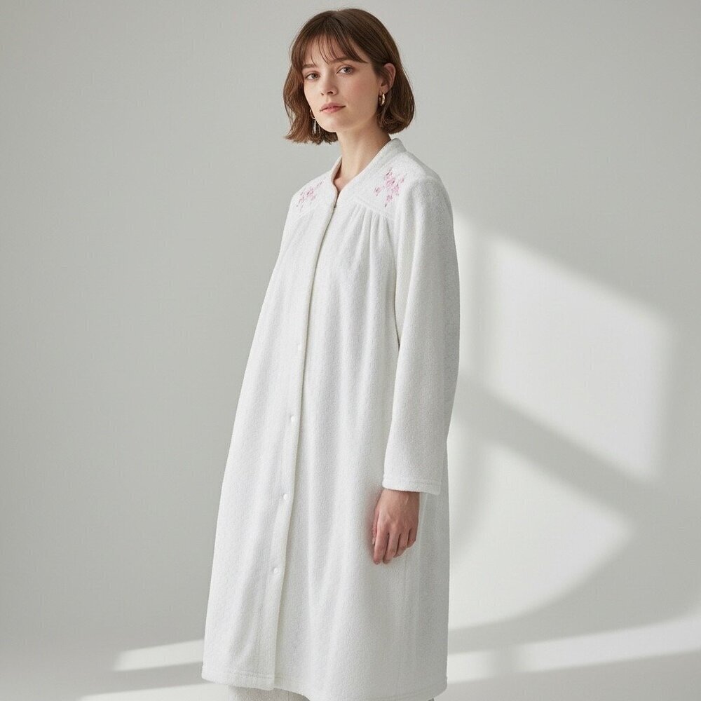 NWT Croft & Barrow White Plush Embroidered Lounge Robe Cozy Soft Size L